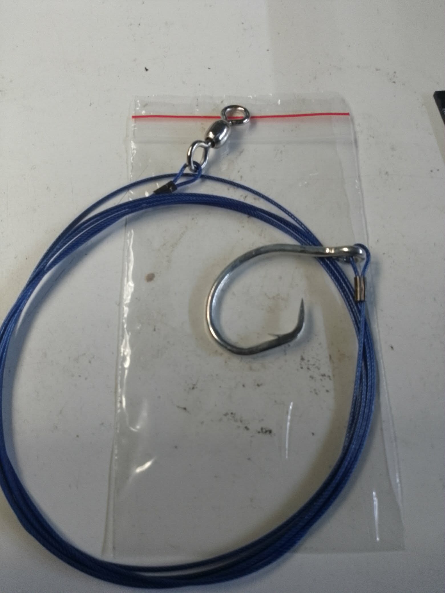 2x Shark rig 98kg [215 lb] coated 316 s/s49 strand wire 14/0 circle hook
